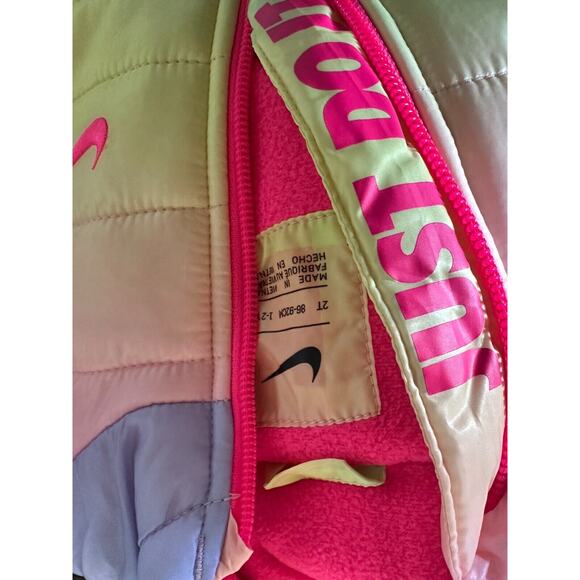 NWT Nike Rainbow Ombre Essential Hooded Winter Puffer Jacket 26G461-W6U Girls 2T - Picture 7 of 9